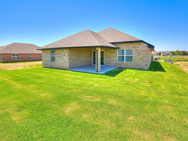 7712 Three Woods Lane, Yukon, OK 73099