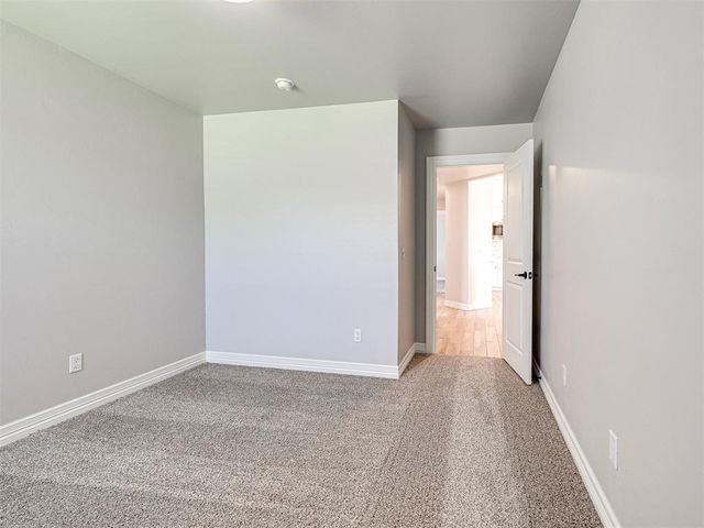 7712 Three Woods Lane, Yukon, OK 73099