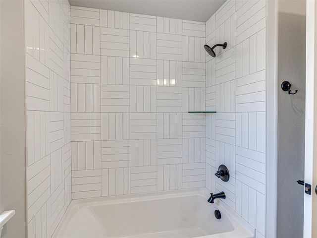 7712 Three Woods Lane, Yukon, OK 73099