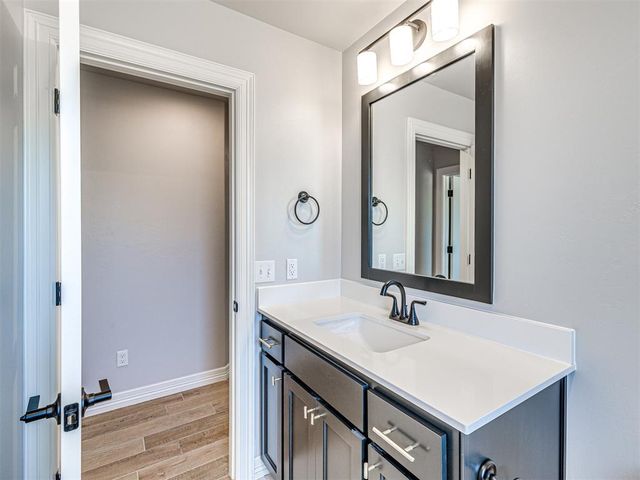 7712 Three Woods Lane, Yukon, OK 73099