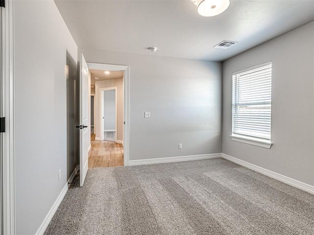 7712 Three Woods Lane, Yukon, OK 73099