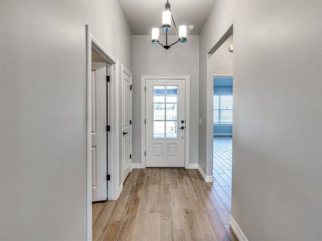 7712 Three Woods Lane, Yukon, OK 73099