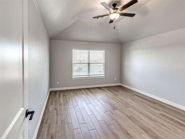 7712 Three Woods Lane, Yukon, OK 73099