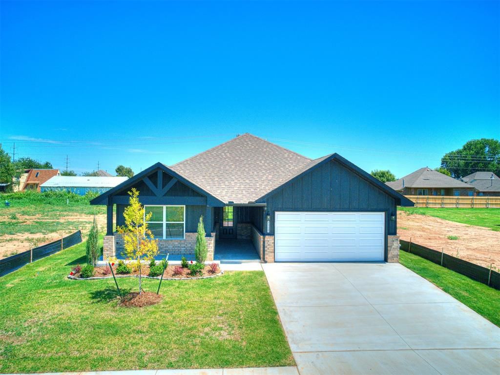 7712 Three Woods Lane, Yukon, OK 73099