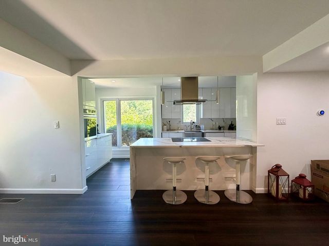 274 W CHELSEA CIR, Newtown Square, PA 19073