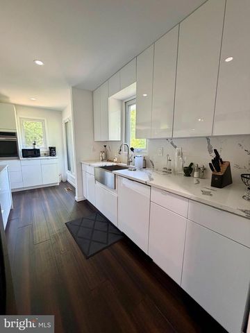 274 W CHELSEA CIR, Newtown Square, PA 19073