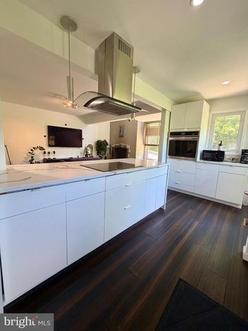 274 W CHELSEA CIR, Newtown Square, PA 19073
