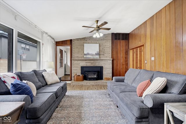 112 W 60th Street, Anderson, IN 46013