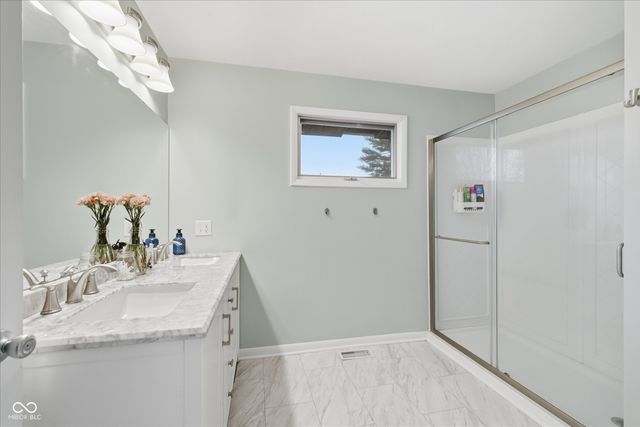 112 W 60th Street, Anderson, IN 46013