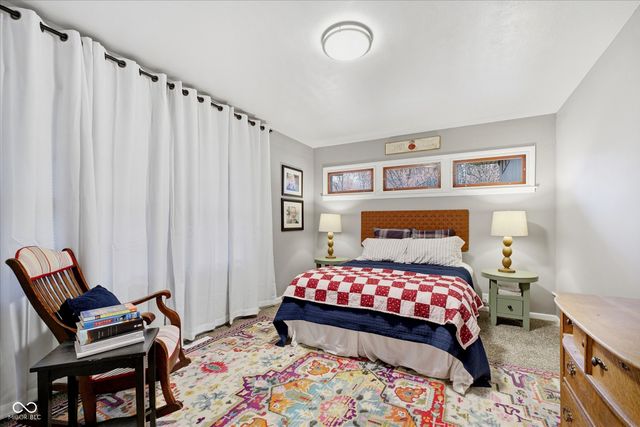 112 W 60th Street, Anderson, IN 46013