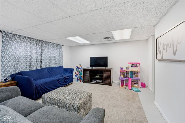 112 W 60th Street, Anderson, IN 46013
