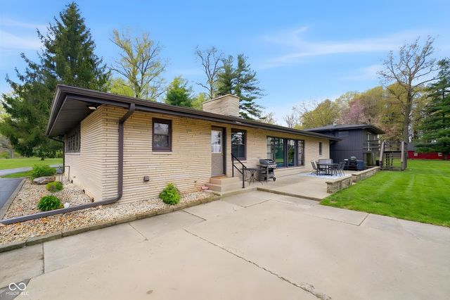 112 W 60th Street, Anderson, IN 46013