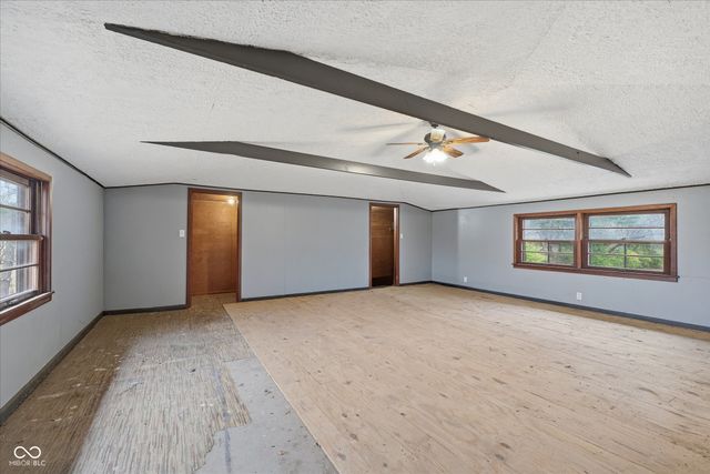 112 W 60th Street, Anderson, IN 46013