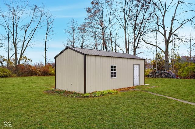 112 W 60th Street, Anderson, IN 46013