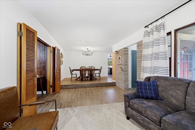 112 W 60th Street, Anderson, IN 46013