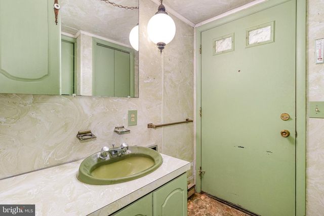 330 CHARLES RD, Mechanicsburg, PA 17050