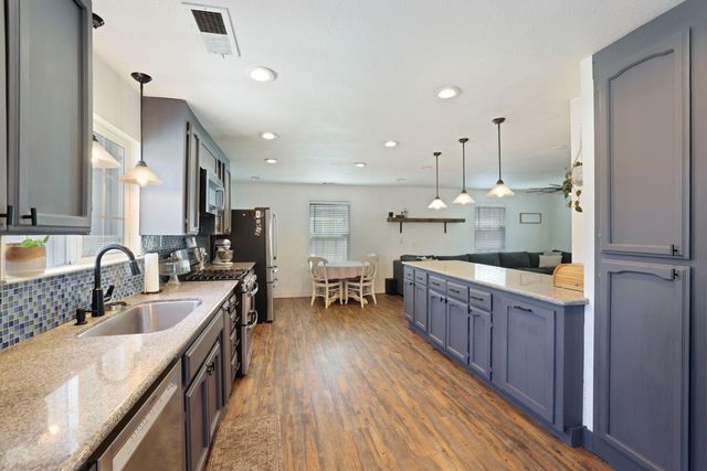 2140 Sutro Ave, Stockton, CA 95205