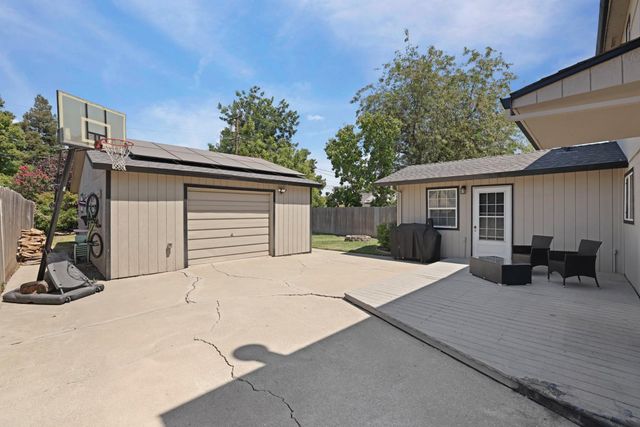 2140 Sutro Ave, Stockton, CA 95205