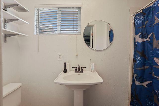 2140 Sutro Ave, Stockton, CA 95205