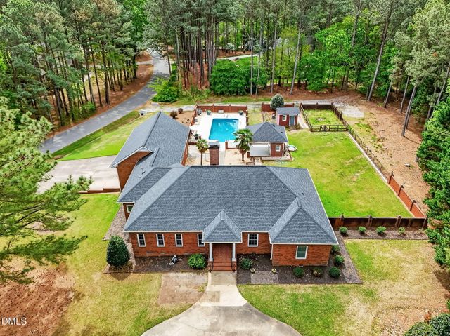 3400 Queen Ann Drive, Clayton, NC 27527