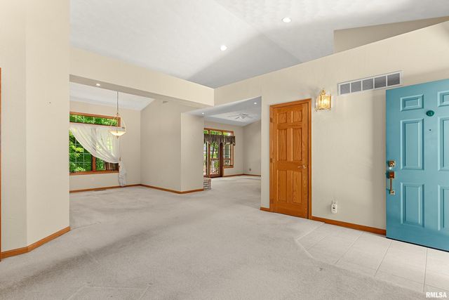 121 FAWN HAVEN Drive, East Peoria, IL 61611