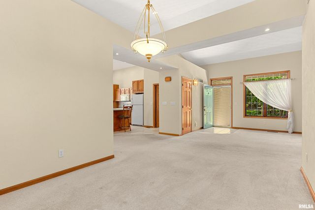 121 FAWN HAVEN Drive, East Peoria, IL 61611