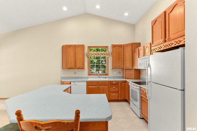 121 FAWN HAVEN Drive, East Peoria, IL 61611