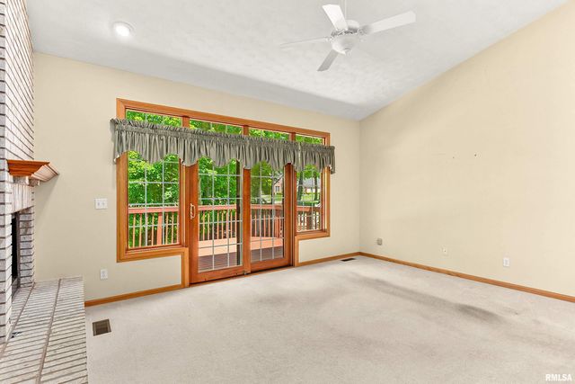 121 FAWN HAVEN Drive, East Peoria, IL 61611