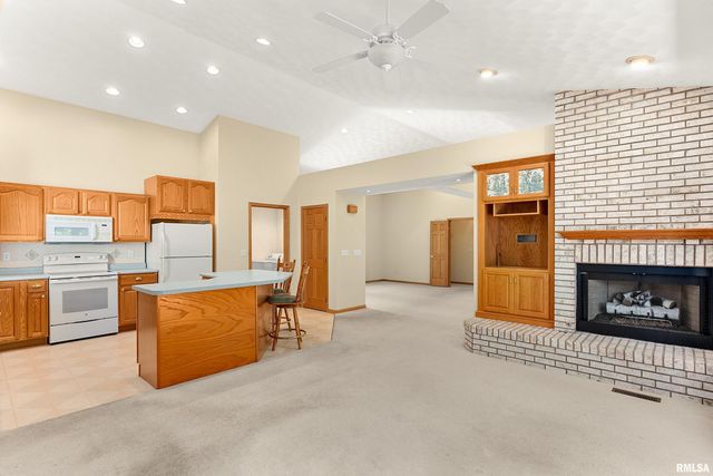 121 FAWN HAVEN Drive, East Peoria, IL 61611