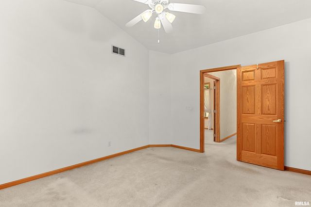121 FAWN HAVEN Drive, East Peoria, IL 61611