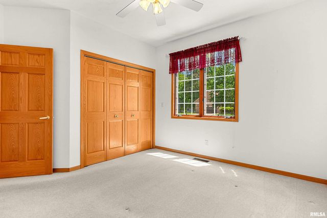 121 FAWN HAVEN Drive, East Peoria, IL 61611