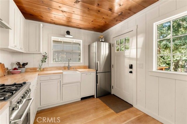 963 Chateau, Crestline, CA 92325