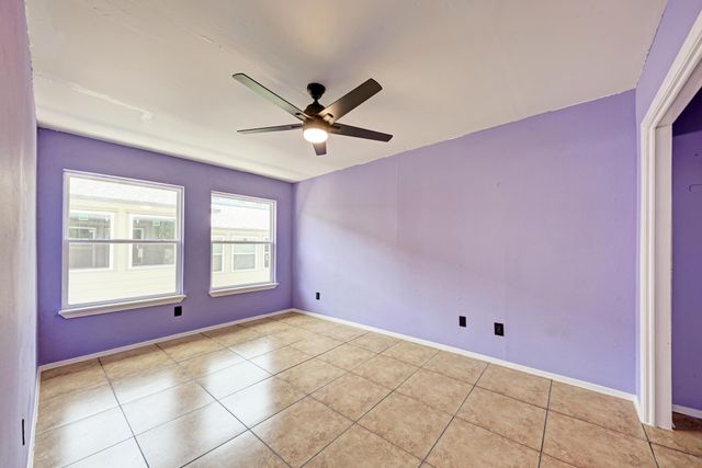 2124 Burton DR 136, Austin, TX 78741