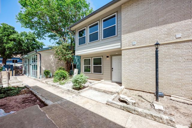 2124 Burton DR 136, Austin, TX 78741