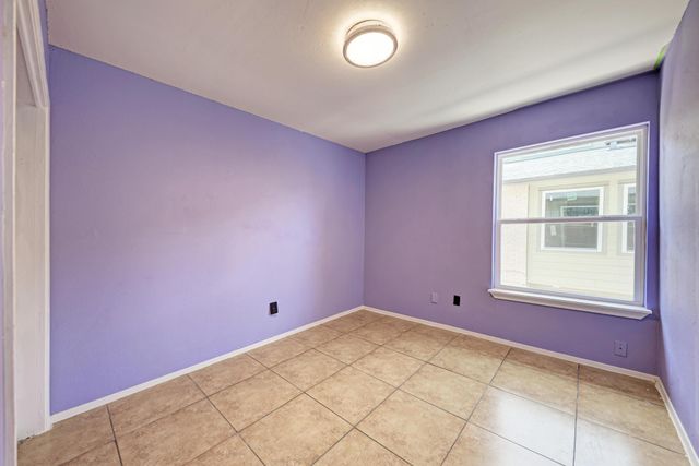 2124 Burton DR 136, Austin, TX 78741