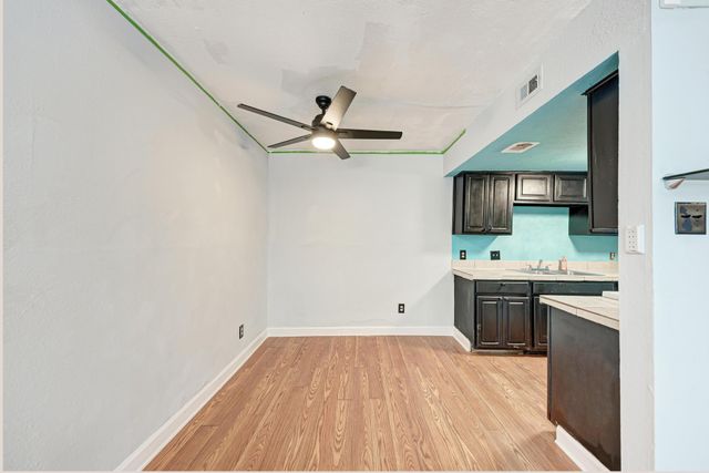 2124 Burton DR 136, Austin, TX 78741