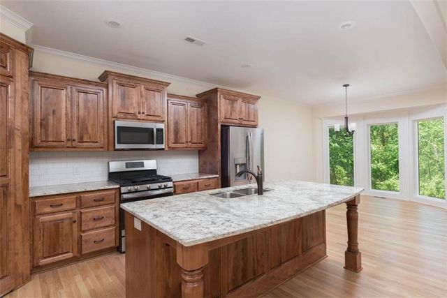 4906 NE 105th Street, Kansas City, MO 64156