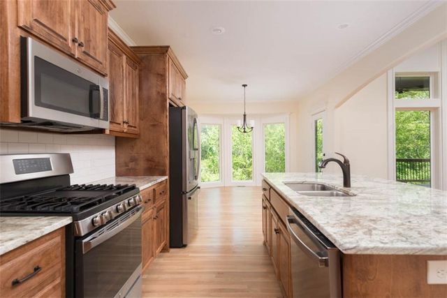 4906 NE 105th Street, Kansas City, MO 64156