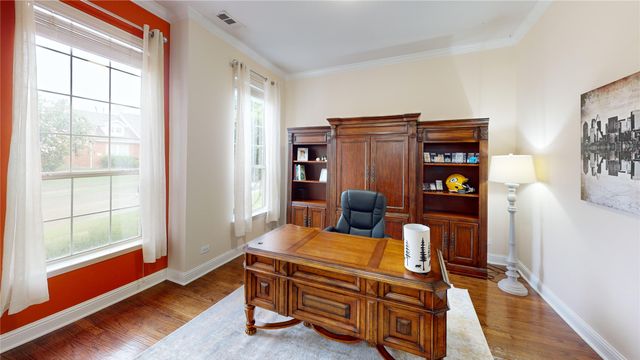 1747 Ivy Lane, Carrollton, TX 75007