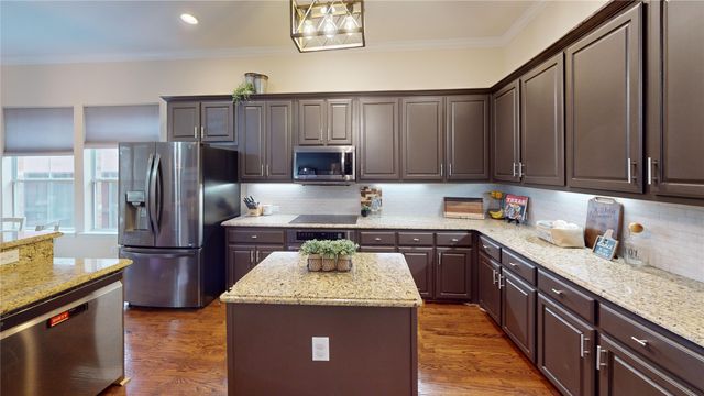 1747 Ivy Lane, Carrollton, TX 75007