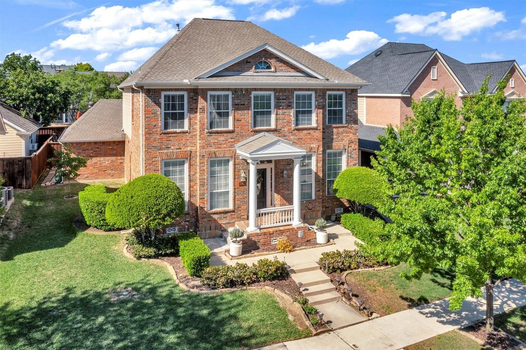 1747 Ivy Lane, Carrollton, TX 75007