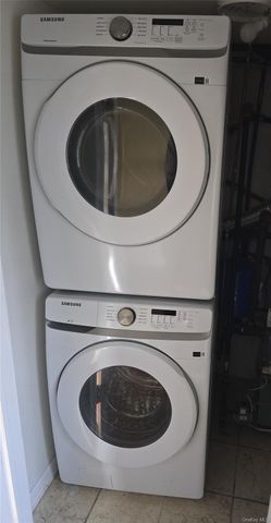 8 Roswell Ave, Oceanside, NY 11572