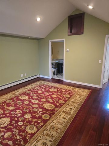 8 Roswell Ave, Oceanside, NY 11572