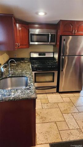 8 Roswell Ave, Oceanside, NY 11572