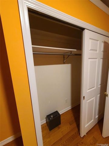 8 Roswell Ave, Oceanside, NY 11572