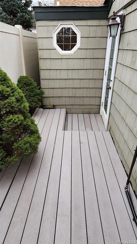 8 Roswell Ave, Oceanside, NY 11572