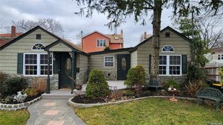 8 Roswell Ave, Oceanside, NY 11572