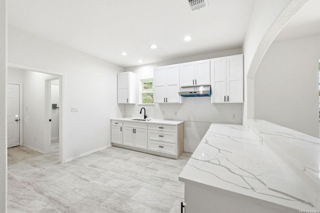 717 Avenue C, Seguin, TX 78155