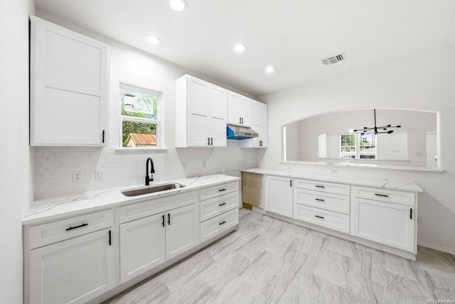 717 Avenue C, Seguin, TX 78155