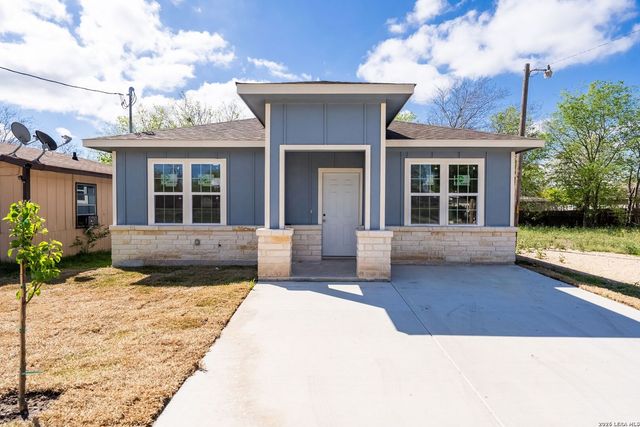 717 Avenue C, Seguin, TX 78155
